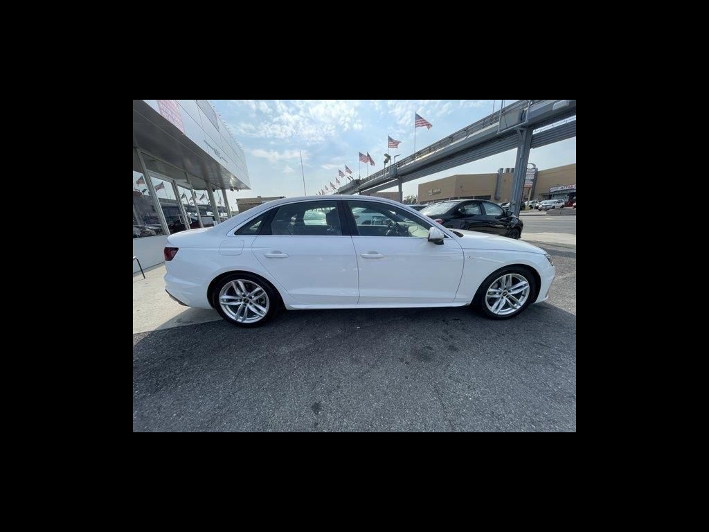 2023 Audi A4 45 S line Premium Plus photo 7