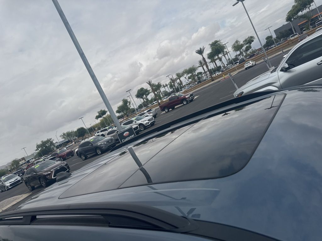 2025 Ford Explorer ST-Line 8