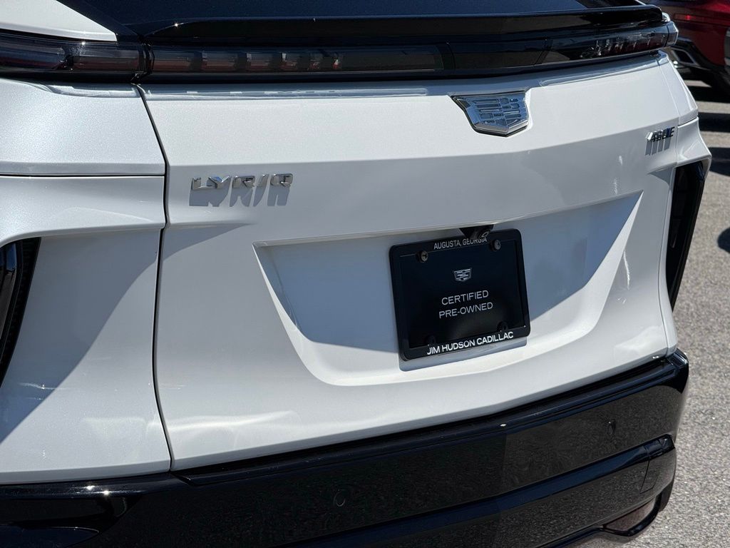 2024 Cadillac LYRIQ Sport Crystal White - Jim Hudson Acura - Image 9