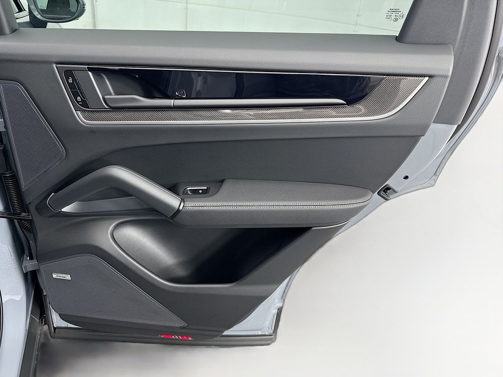 Thumbnail: 2026 Porsche Cayenne - 28