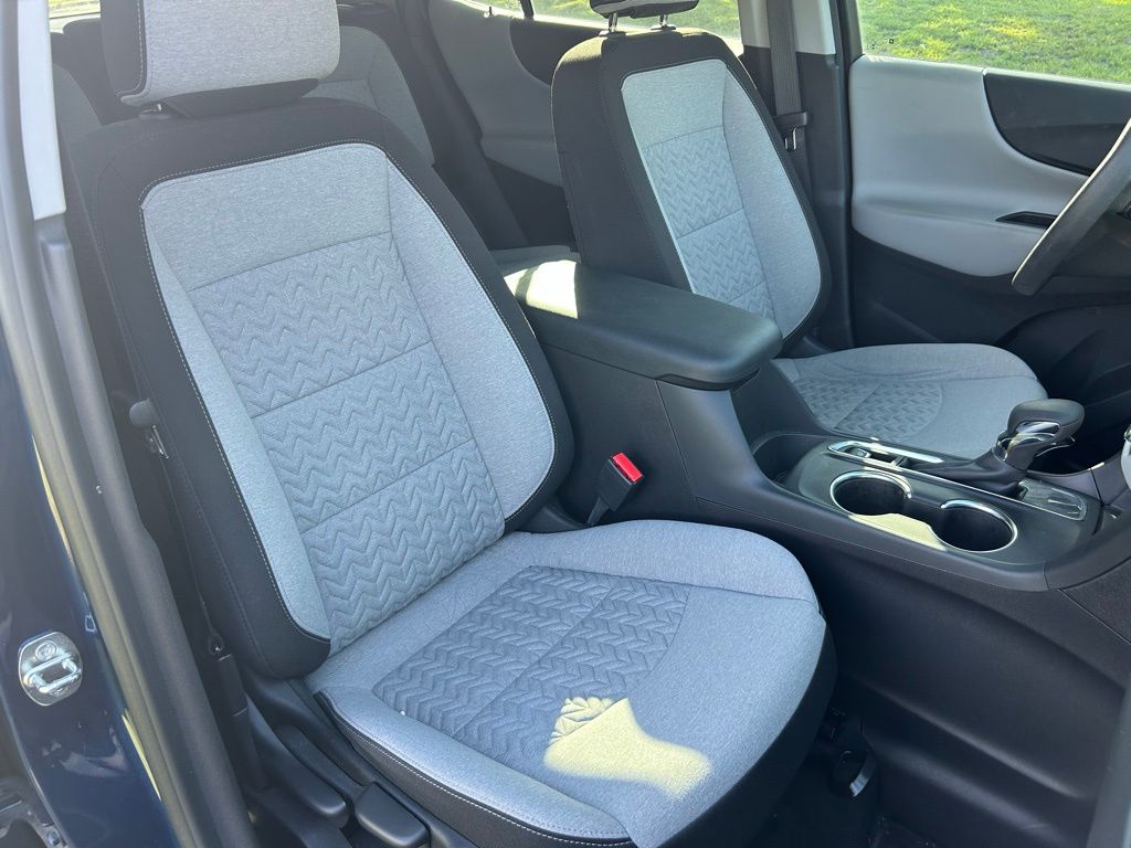 2022 Chevrolet Equinox LS 14