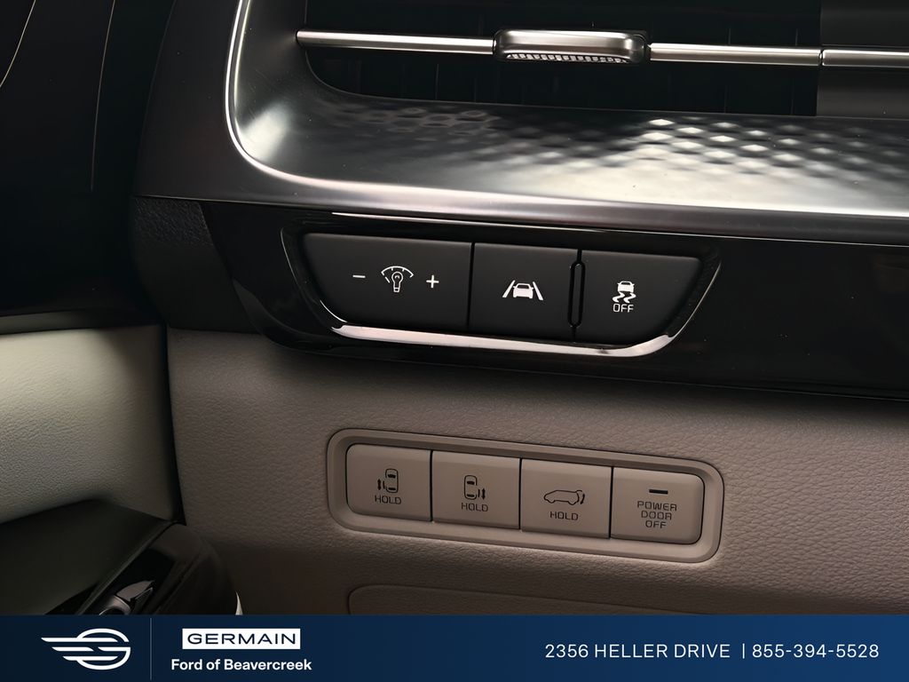 Used 2024 White Kia SX Prestige image 23