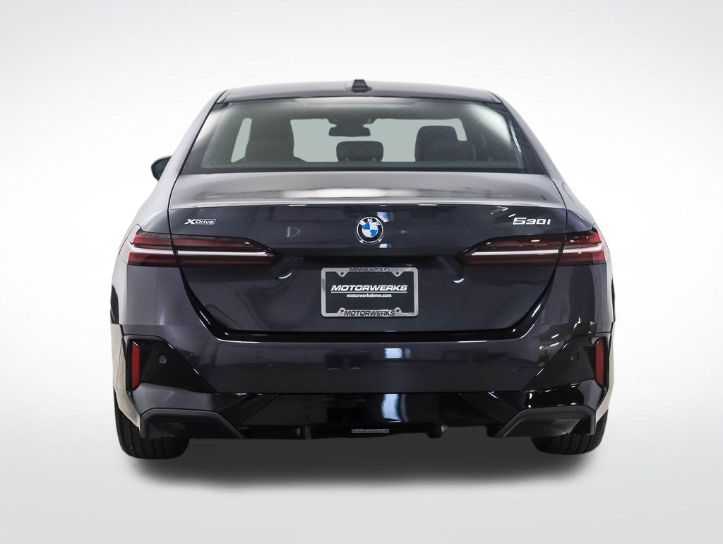 Thumbnail: 2027 BMW 5 Series - 4