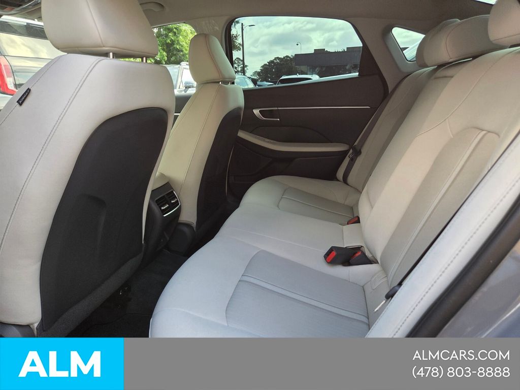 Used 2024 Blue Hyundai SEL image 5