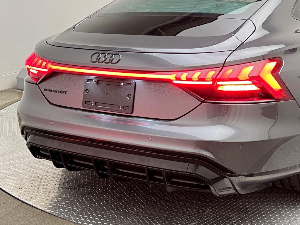 Thumbnail: 2023 Audi e-tron GT - 7