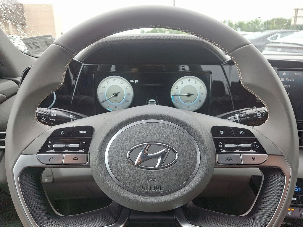 2022 Hyundai Elantra SEL 19