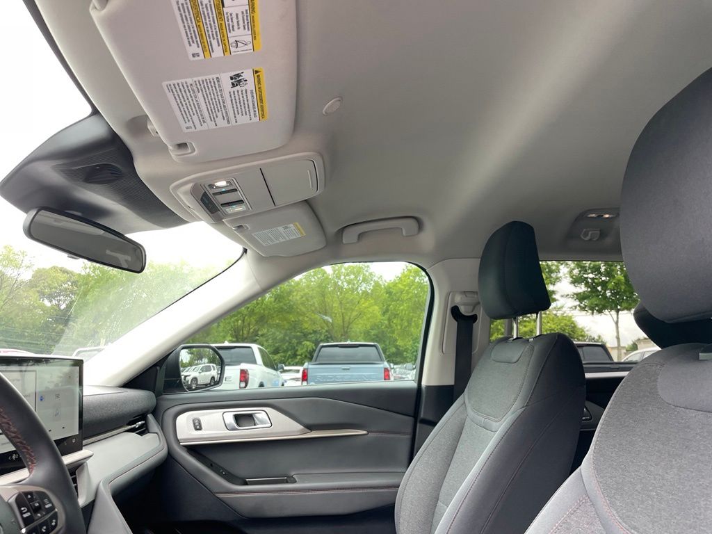 Thumbnail: 2025 Ford Explorer - 29