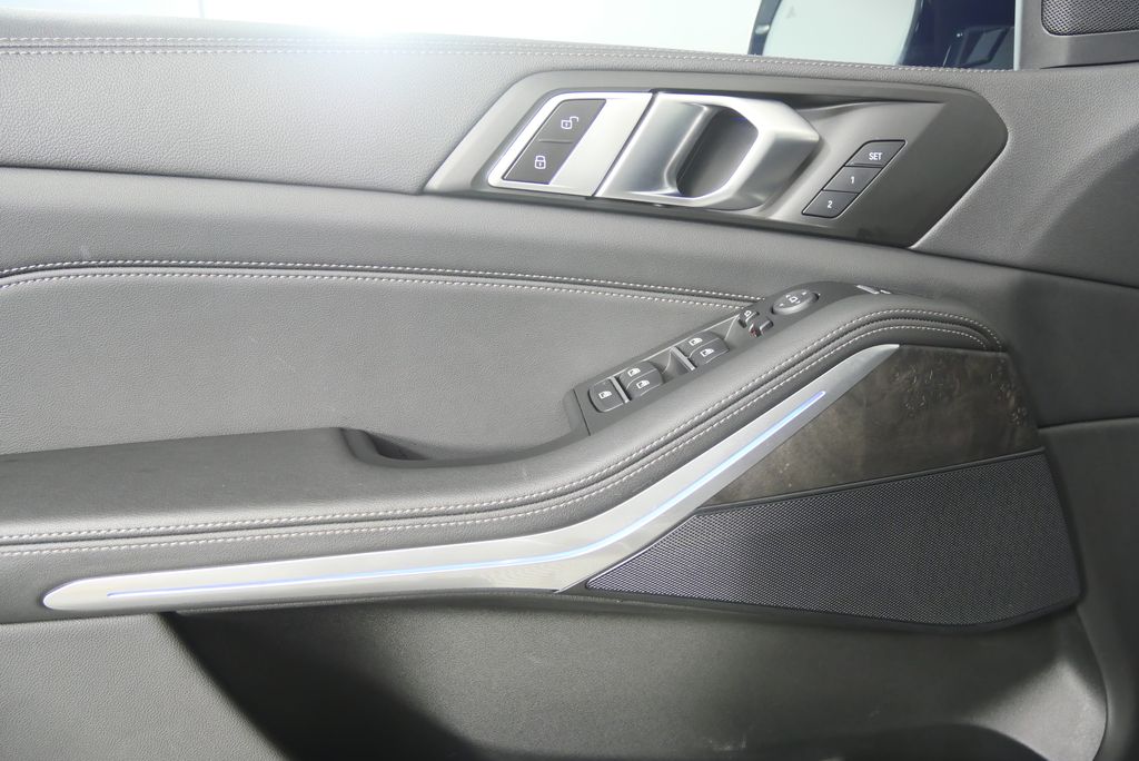 Thumbnail: 2023 BMW X5 - 8