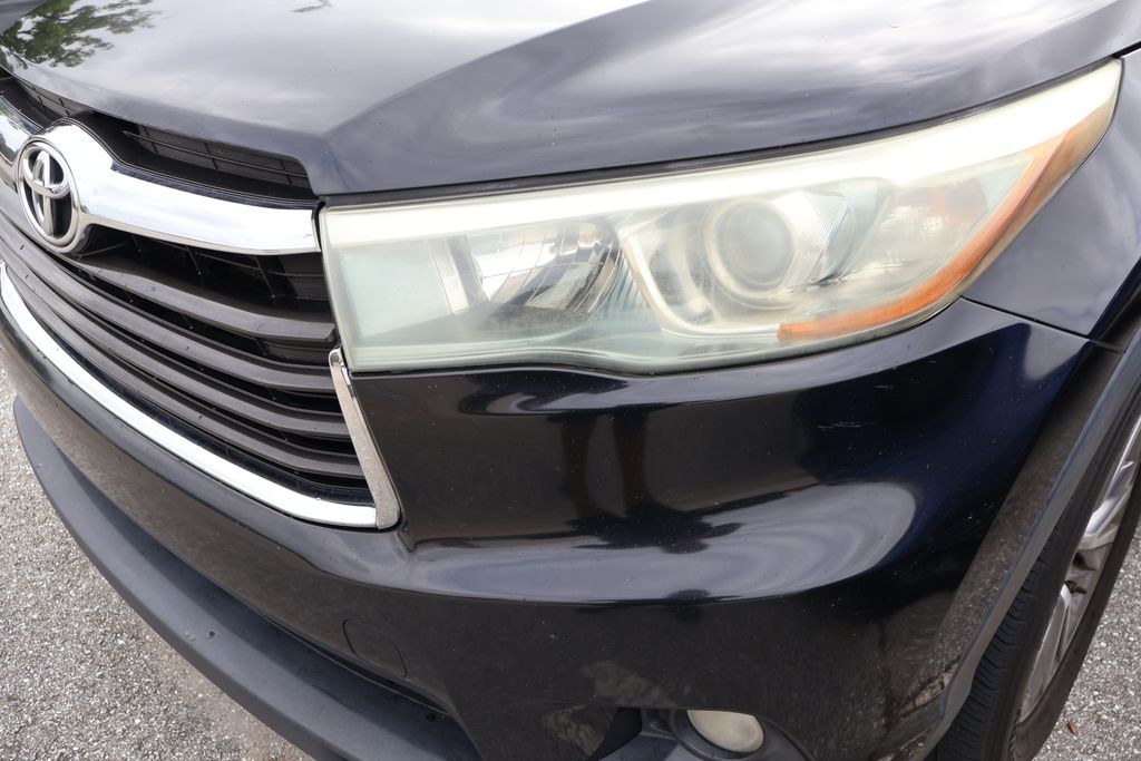 Thumbnail: 2015 Toyota Highlander - 3