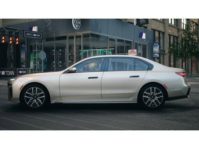 Thumbnail: 2025 BMW 7 Series - 4