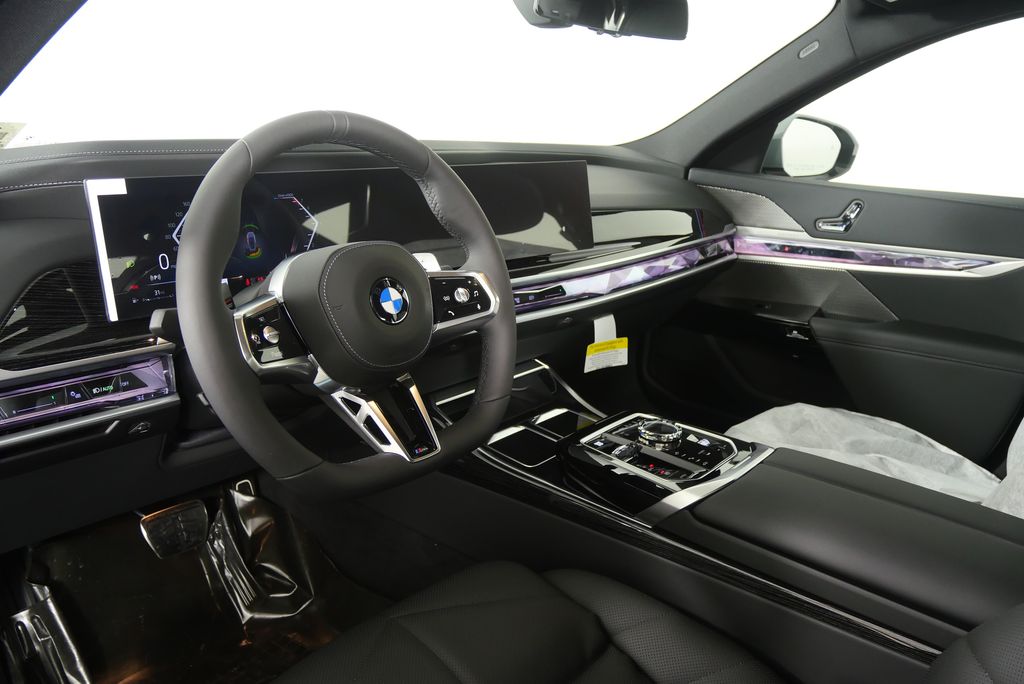 Thumbnail: 2026 BMW 7 Series - 13