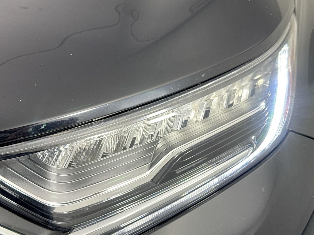 2022 Honda CR-V Hybrid Touring photo