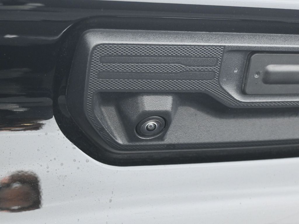 Used 2025 Black Chevrolet High Country image 41