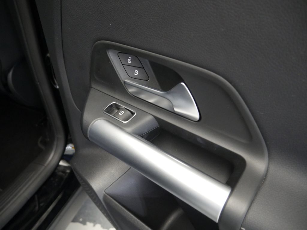 Thumbnail: 2023 Mercedes-Benz GLA - 30