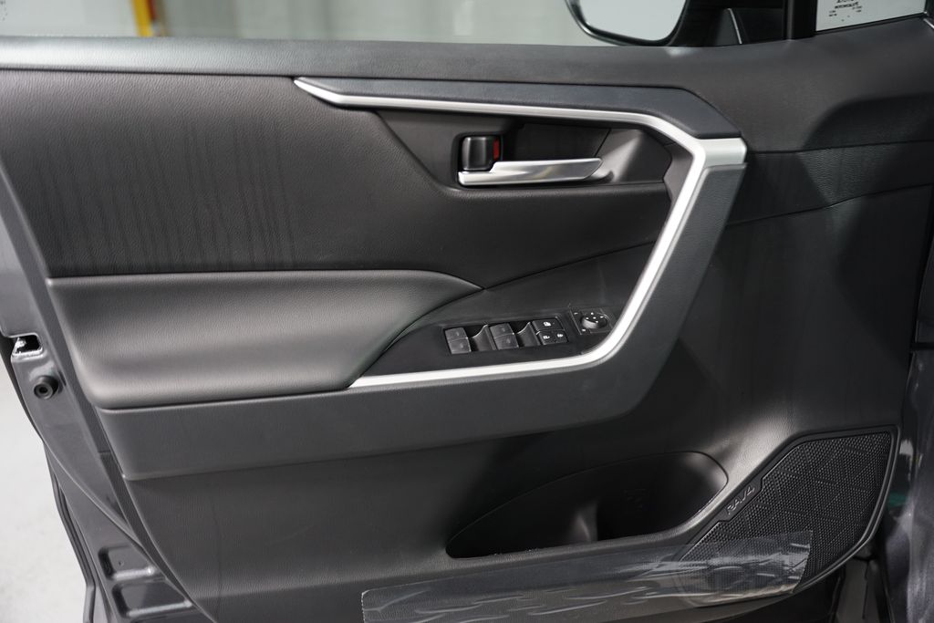 Thumbnail: 2025 Toyota RAV4 - 30
