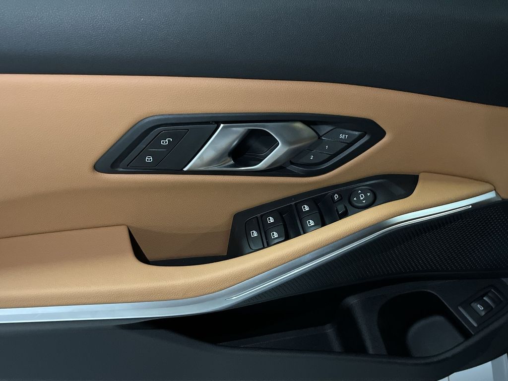 Thumbnail: 2025 BMW 3 Series - 13