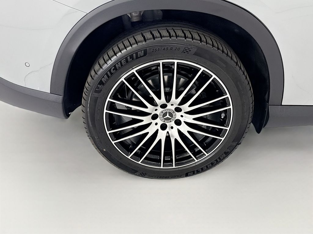Thumbnail: 2026 Mercedes-Benz GLC - 32