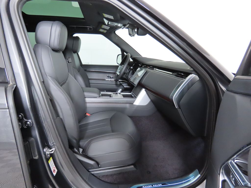 Thumbnail: 2025 Land Rover Range Rover - 21