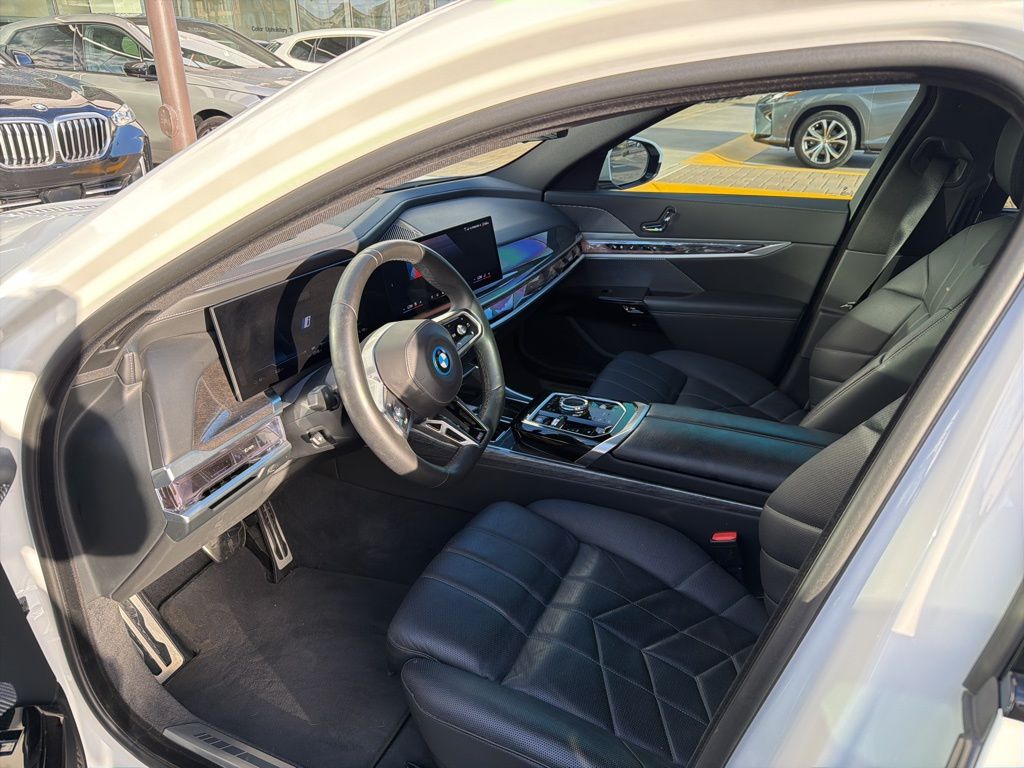 Thumbnail: 2023 BMW i7 - 5