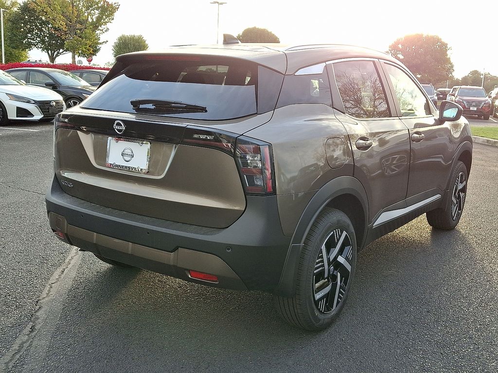 Thumbnail: 2026 Nissan Kicks - 4