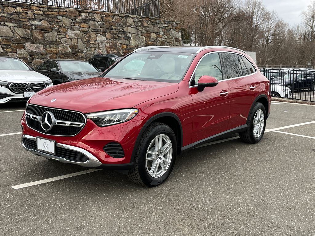 2025 Mercedes-Benz GLC 300 5