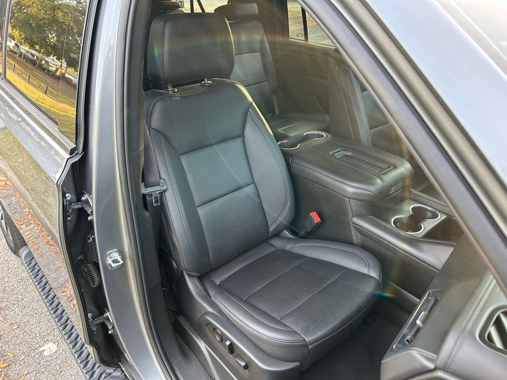 Thumbnail: 2022 Chevrolet Suburban - 16