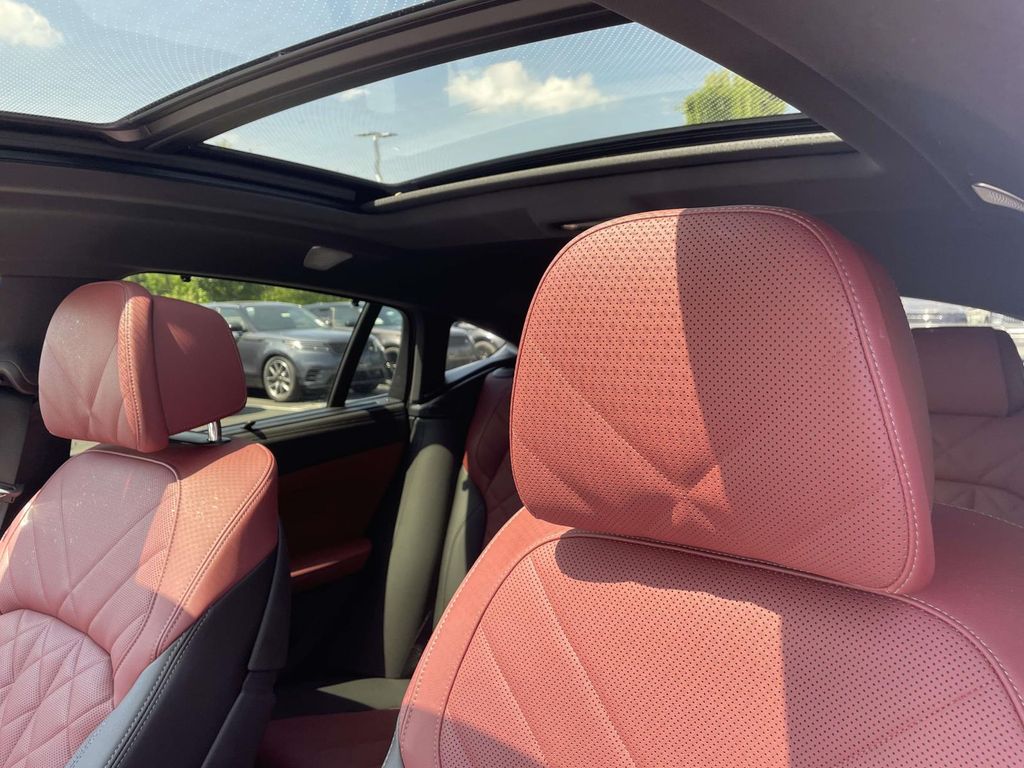 Used 2025 Blue BMW M60i image 16