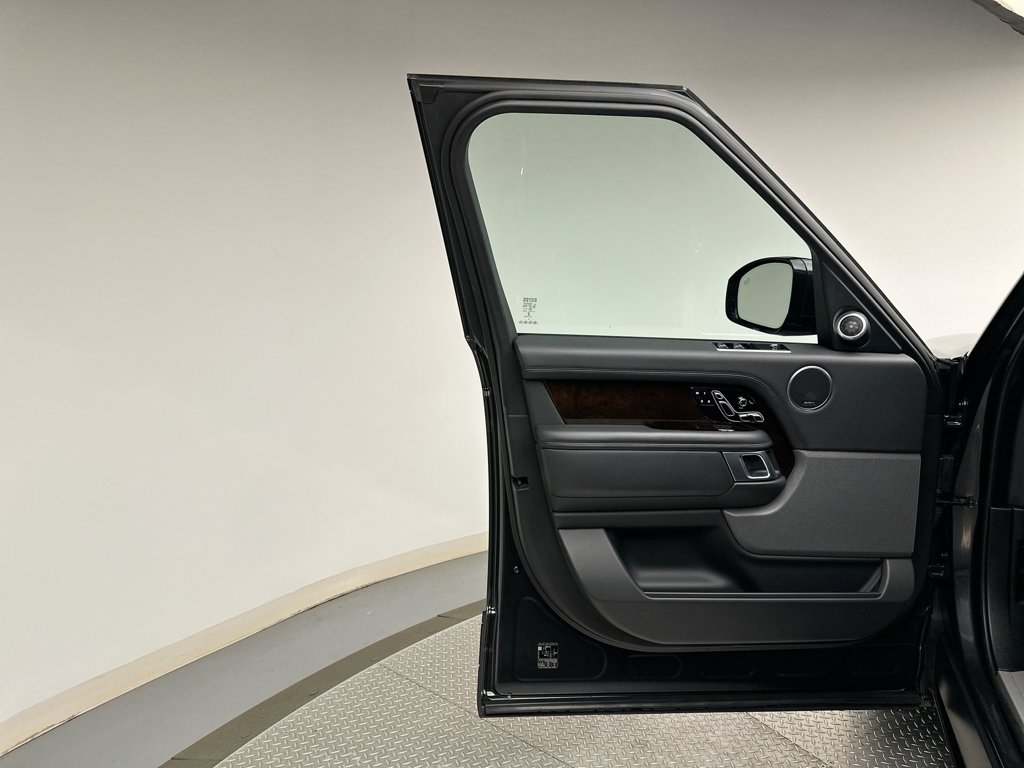 Thumbnail: 2020 Land Rover Range Rover - 21