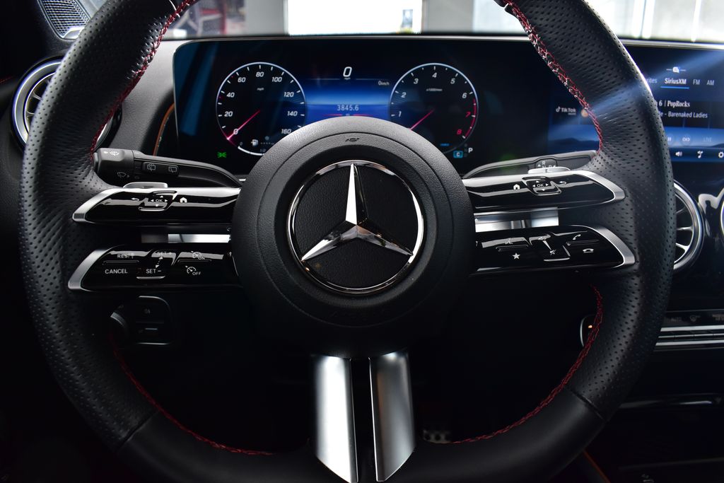 Thumbnail: 2025 Mercedes-Benz GLB - 15