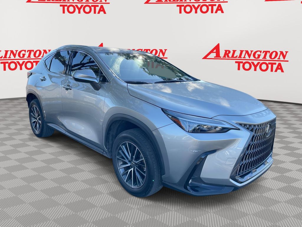 2023 Lexus NX 250's photo