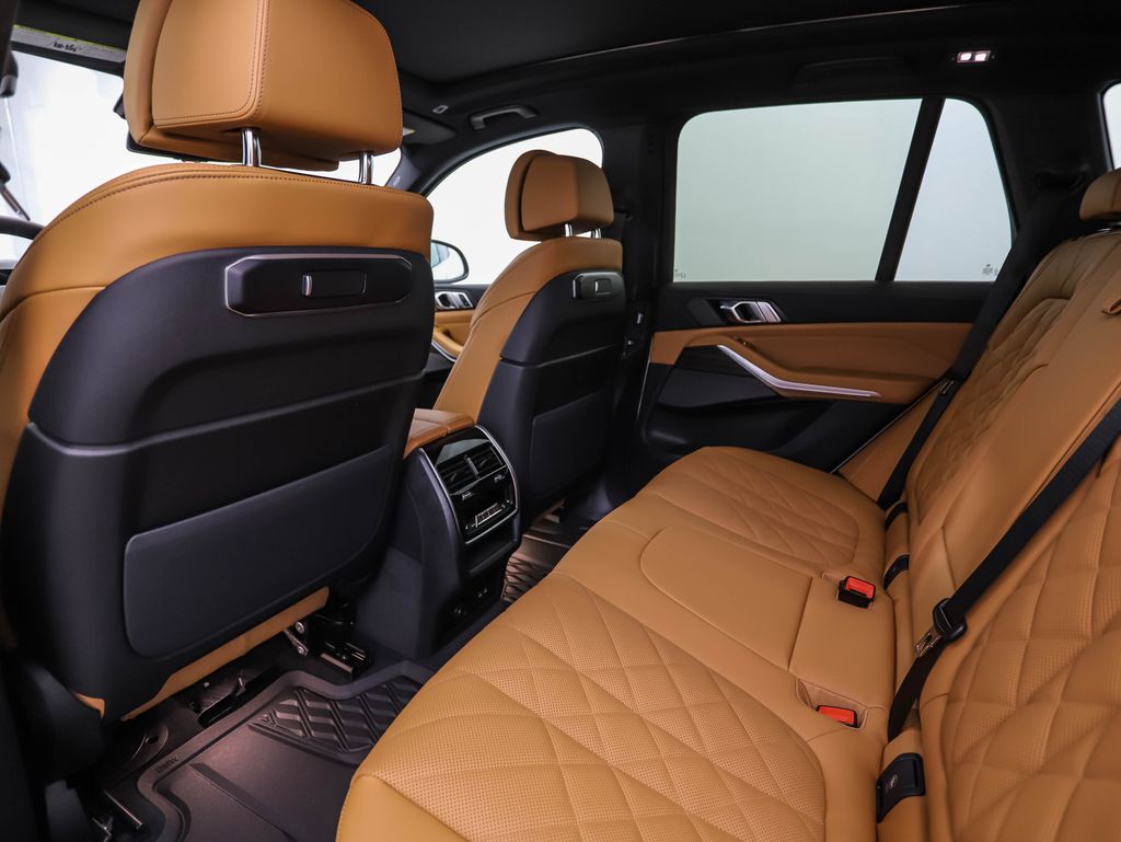 Thumbnail: 2026 BMW X5 - 21