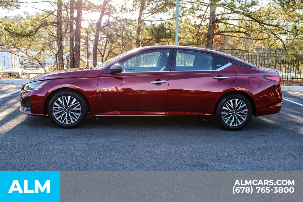 Used 2024 Red Nissan 2.5 SV image 7