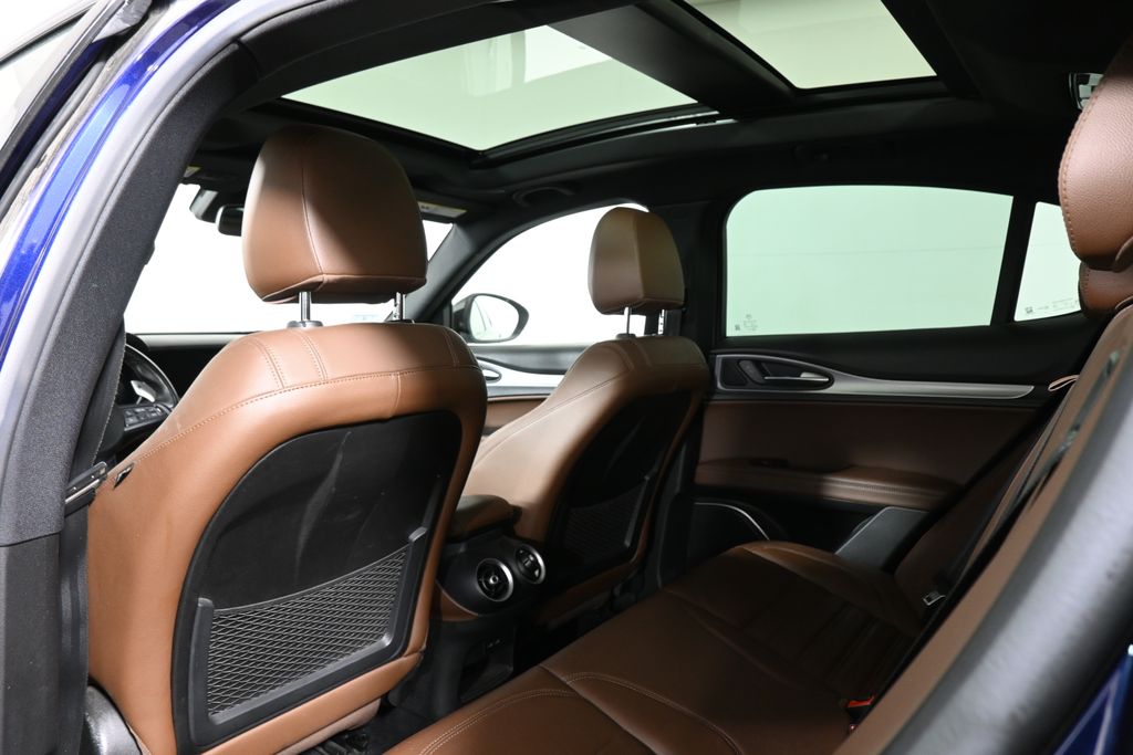 Thumbnail: 2020 Alfa Romeo Stelvio - 6