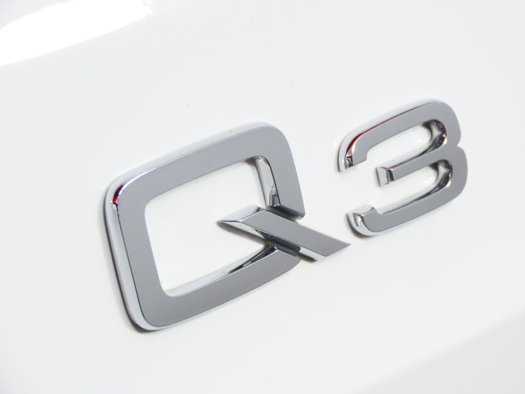 Thumbnail: 2022 Audi Q3 - 9