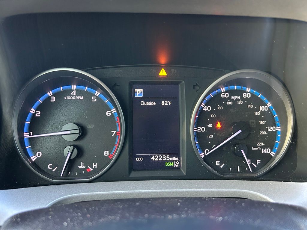 Thumbnail: 2018 Toyota RAV4 - 22