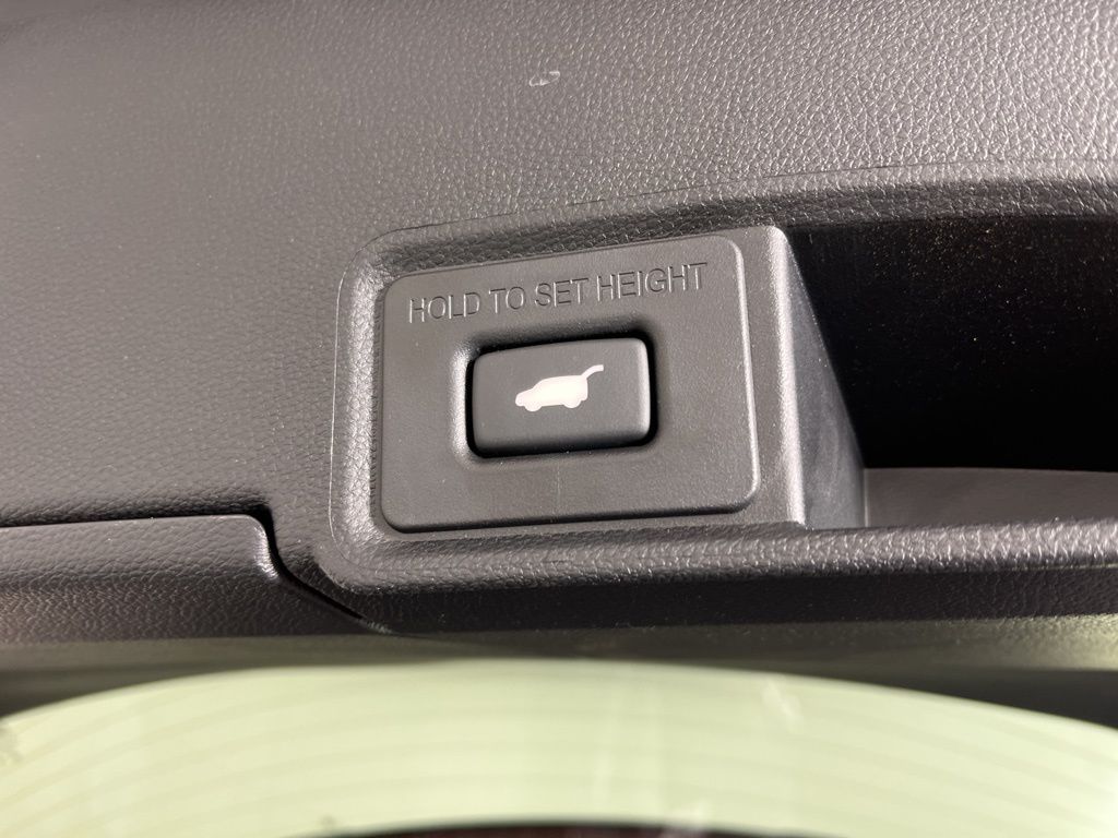 Thumbnail: 2026 Acura RDX - 22