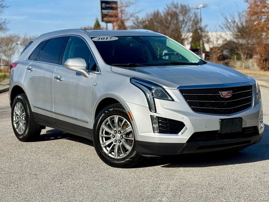 2017 Cadillac XT5 Luxury 2