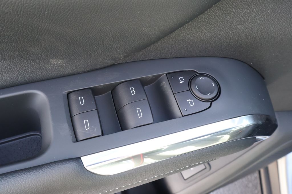 Thumbnail: 2026 Chevrolet Traverse - 17