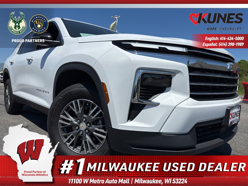 Summit White 2026 Chevrolet Traverse SUV / Crossover Four-Wheel Drive 8-Speed Automatic