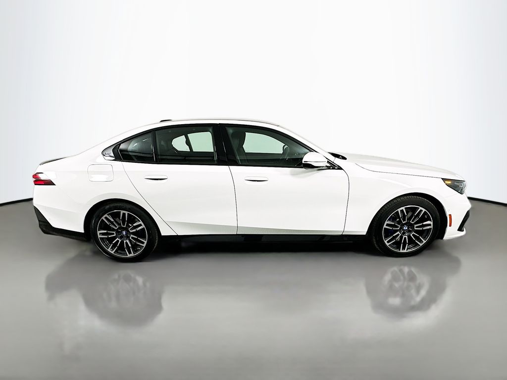 Thumbnail: 2025 BMW 5 Series - 4