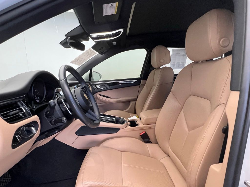 Thumbnail: 2023 Porsche Macan - 5