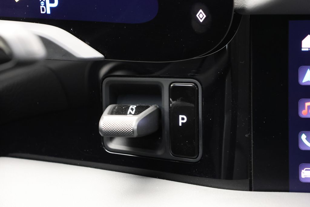 Thumbnail: 2021 Porsche Taycan - 23