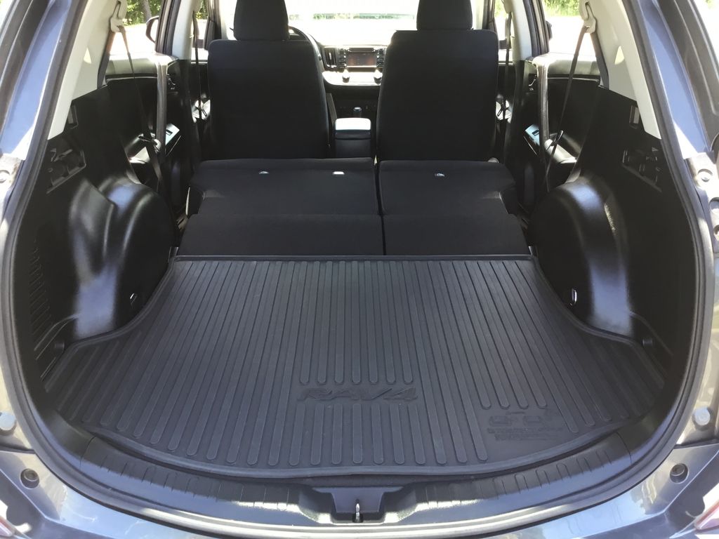 Thumbnail: 2018 Toyota RAV4 - 17