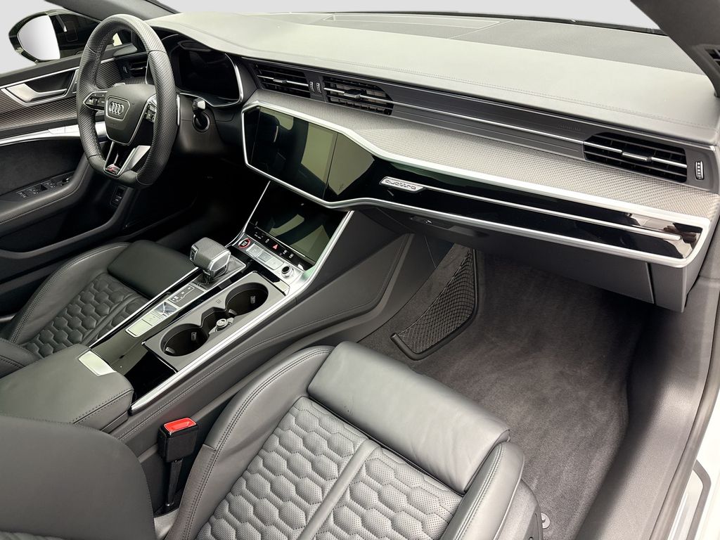 Thumbnail: 2024 Audi RS 7 - 16