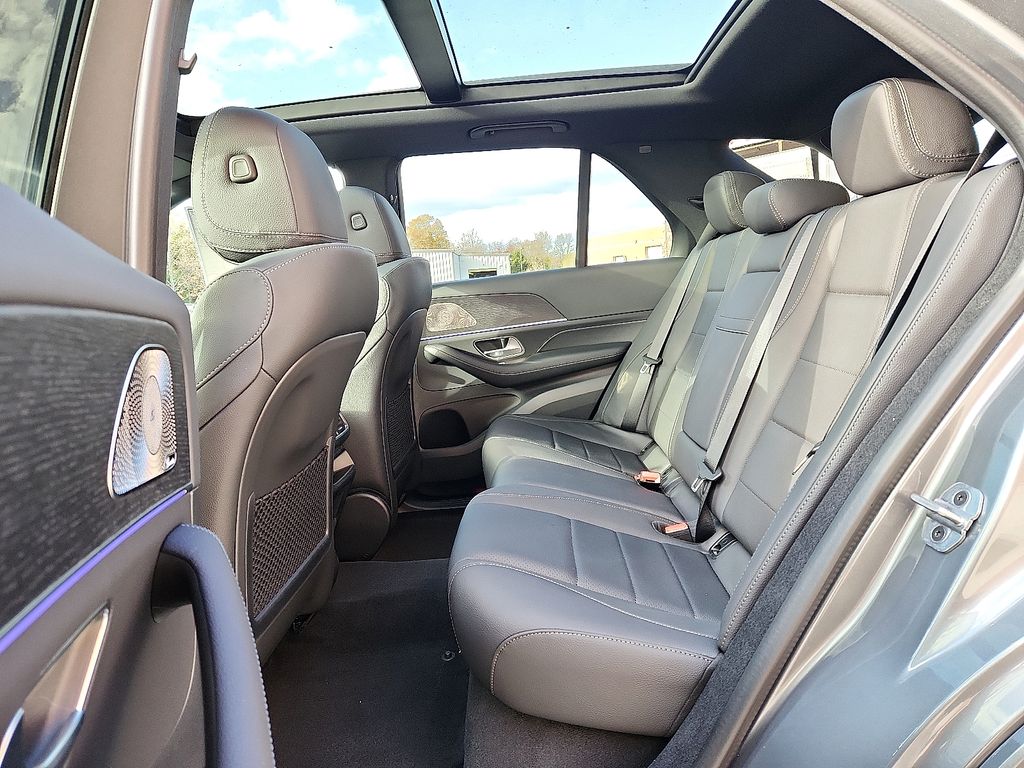 Thumbnail: 2026 Mercedes-Benz GLE - 7