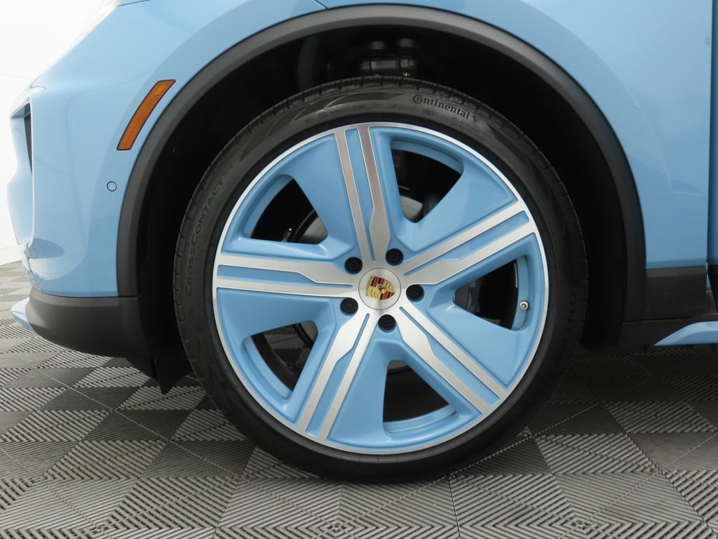 Thumbnail: 2025 Porsche Macan - 31