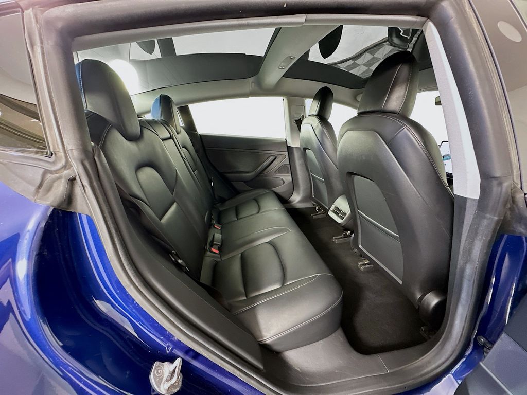 Thumbnail: 2021 Tesla Model 3 - 28