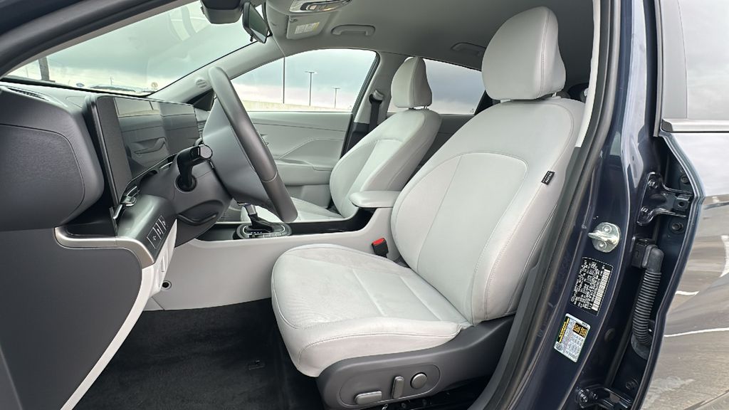 2025 Hyundai Kona SEL - 3