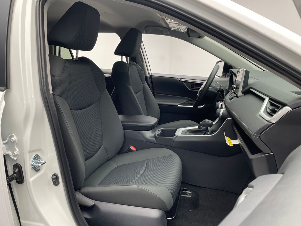 Thumbnail: 2025 Toyota RAV4 - 17