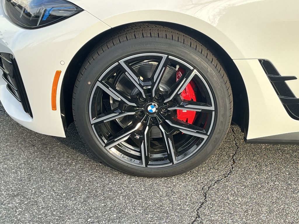 Thumbnail: 2026 BMW i4 - 10